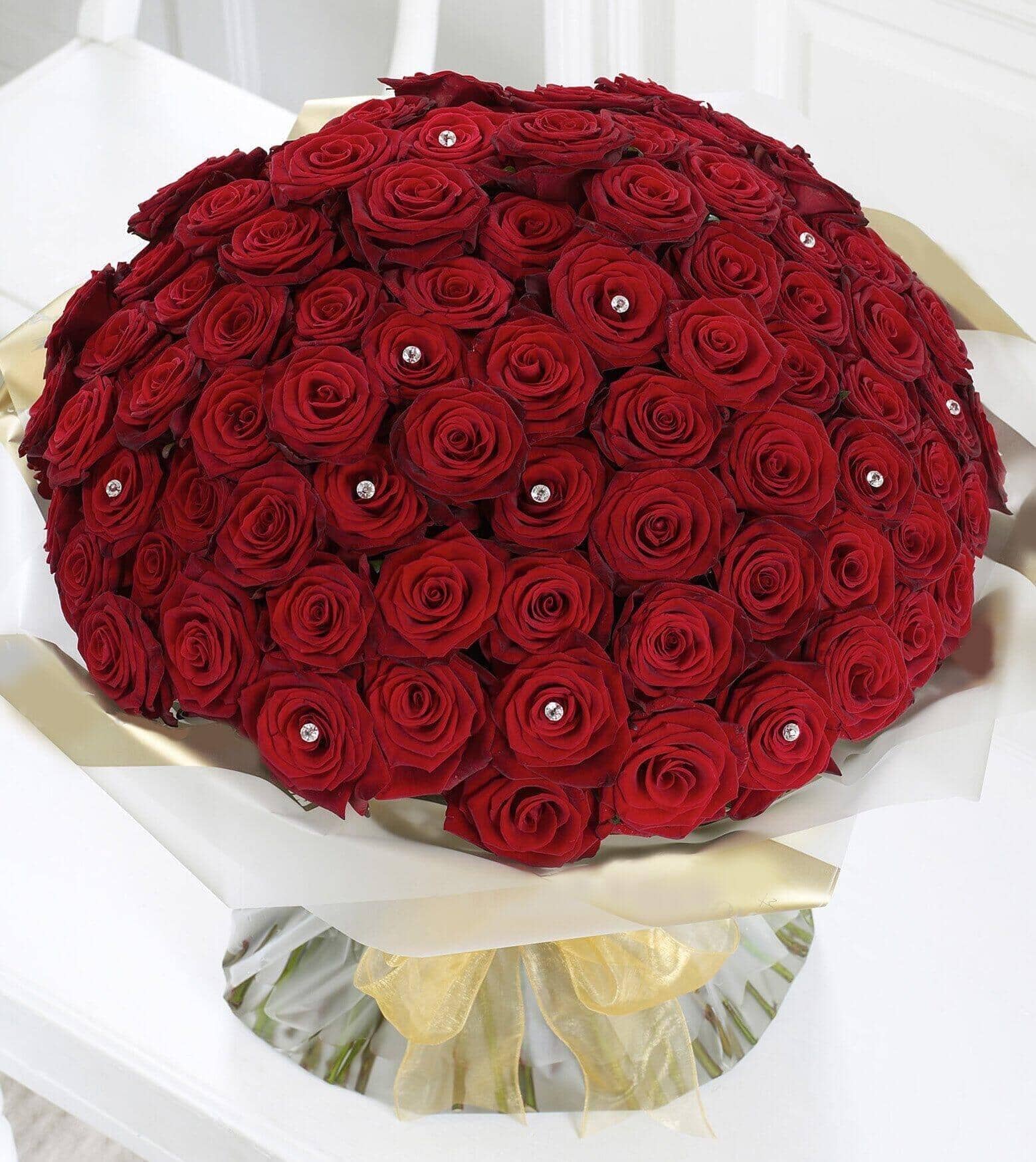 Ultimate™ 100 Rose Hand-tied